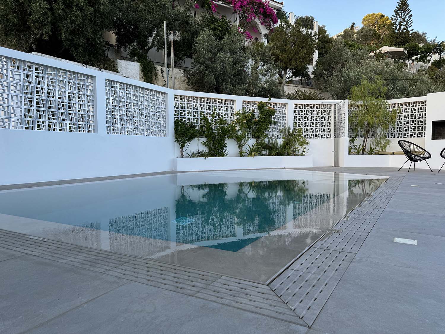 Seaview Lounge & Poolside - Greek Island Homes - ABsee - Anouck Brinkerink