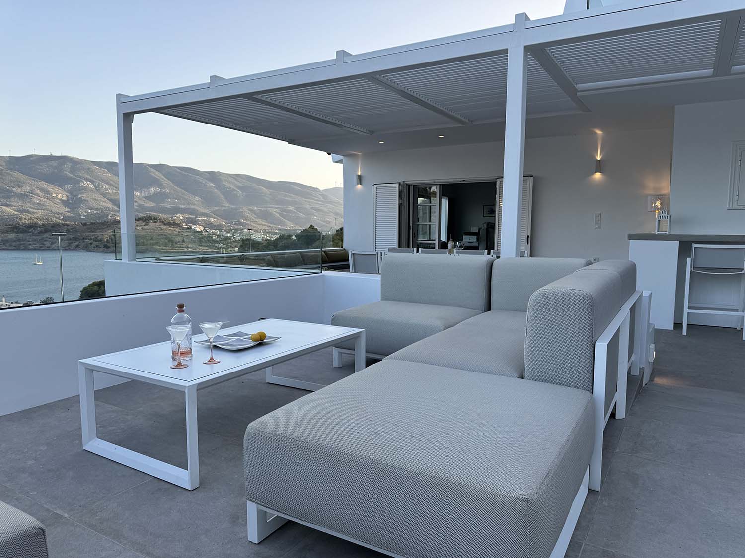 Seaview Lounge & Poolside - Greek Island Homes - ABsee - Anouck Brinkerink